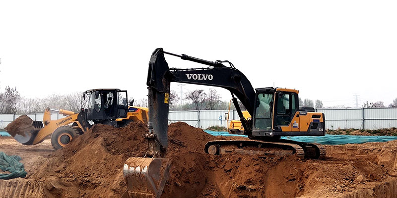 德赢VWIN工业园项目施工挖地基