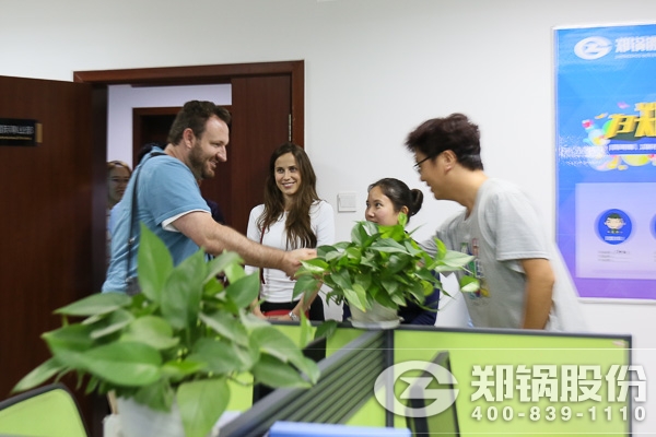 美国经销商来访德赢VWIN股份实地考察